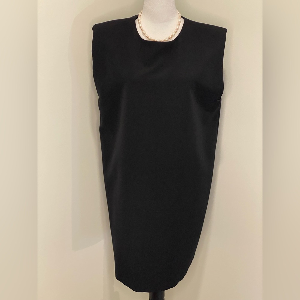 Zara Black Sleeveless Shift Dress New without Tags. Keyhole opening in back.